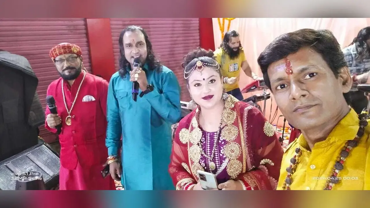 – कतरास में हनुमान जयंती पर भजन संध्या का आयोजन
