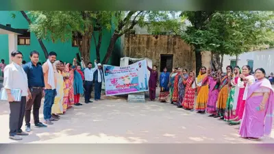 मानव शृंखला बना वोट करने का दिया संदेश