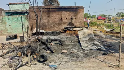पानापुर में एक दर्जन से ज्यादा घर जलकर राख