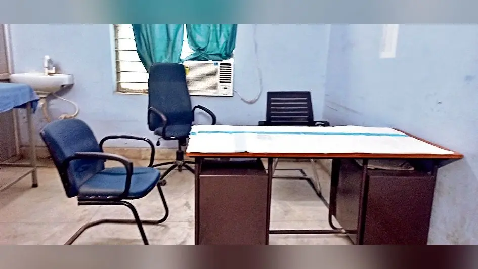 सदर अस्पताल के ओपीडी में समय से नहीं पहुंचे डॉक्टर, मरीज घंटों रहे परेशान