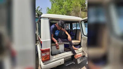 तेज रफ्तार कार अनियंत्रित होकर घर से टकरायी, दो लड़के, दो लड़की घायल
