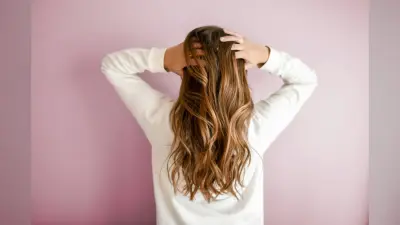 Hair Growth Tips: इस होममेड तेल के इस्तेमाल से बाल होंगे तेजी से लंबे और घने, जानें कैसे बनाएं