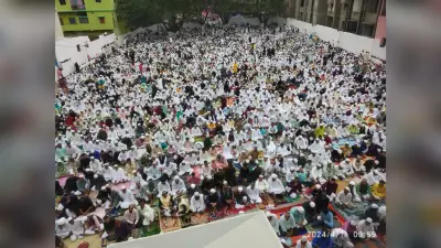 PHOTOS: झारखंड में धूमधाम से मनी ईद, एक-दूसरे से गले मिलकर दी मुबारकबाद