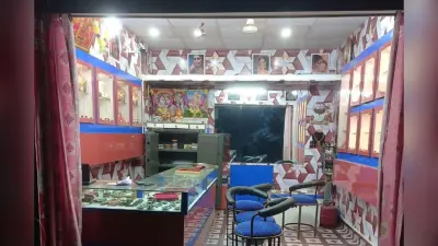 हजारीबाग में बंदूक की नोंक पर ज्वेलरी शॉप में लूट, लाखों के गहने ले गए लुटेरे
