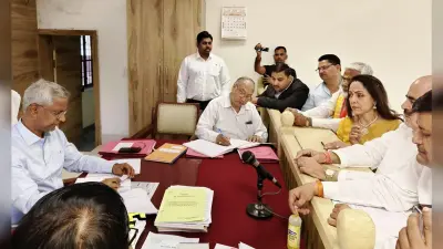 Lok Sabha Election 2024: हेमा मालिनी ने मथुरा सीट से नामांकन भरा, सुरजेवाला के बयान का दिया जवाब
