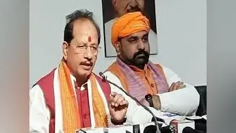 Bihar: पूरा बिहार हमारा परिवार लिखे निश्चय रथ पर सवार हुए नीतीश कुमार, नवादा में करेंगे चुनाव प्रचार