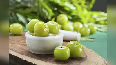 Amla Juice Benefits: आंवला का जूस पीने से कौन सी बीमारियां दूर रहती हैं?