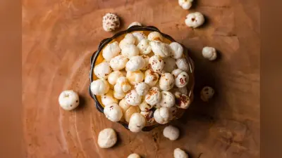Makhana Benefits : क्यों कहते हैं मखाने को सुपर फूड? जानिए…