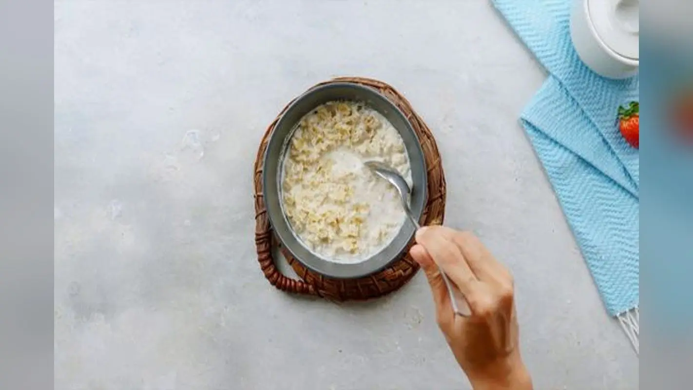 Oats With Milk Benefits: दूध के साथ ओट्स मिलाकर खाने से सेहत को कौन से लाभ मिलते हैं?