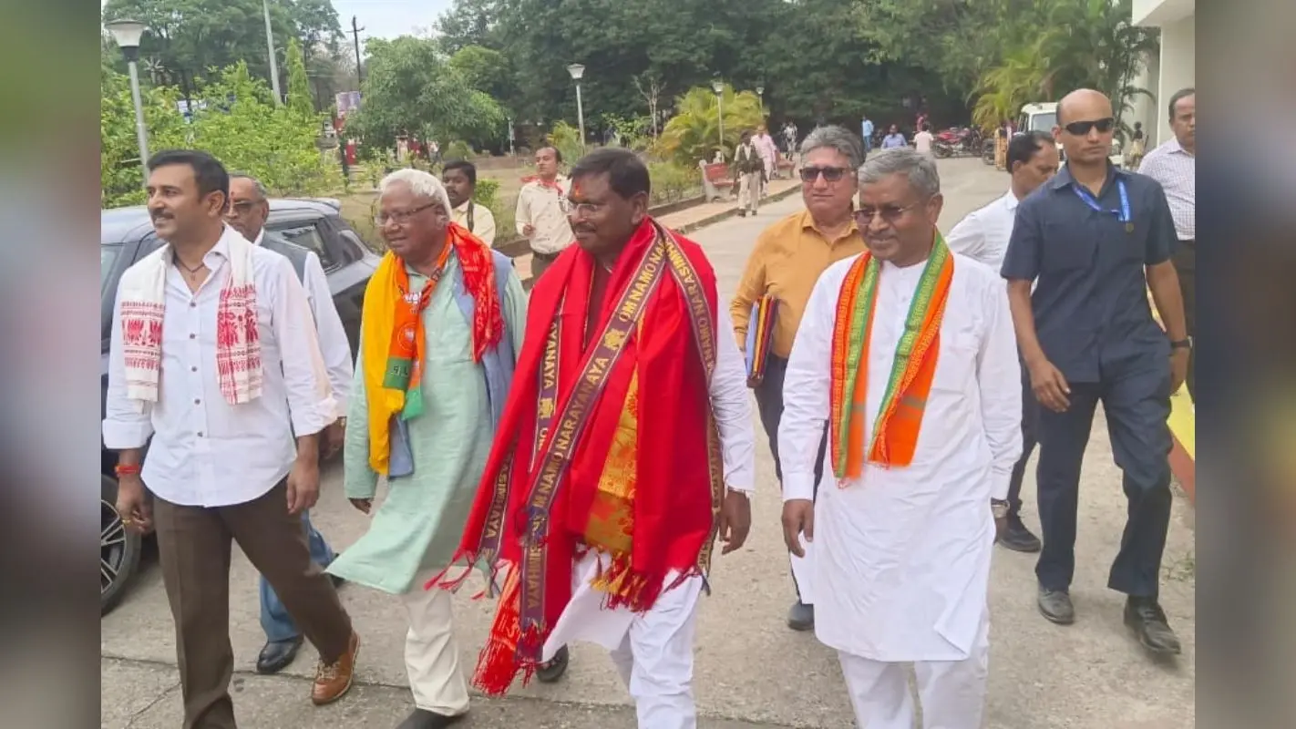 Lok Sabha Election 2024: खूंटी से अर्जुन मुंडा ने भरा पर्चा, किया रोड शो, बाबूलाल मरांडी समेत ये रहे मौजूद