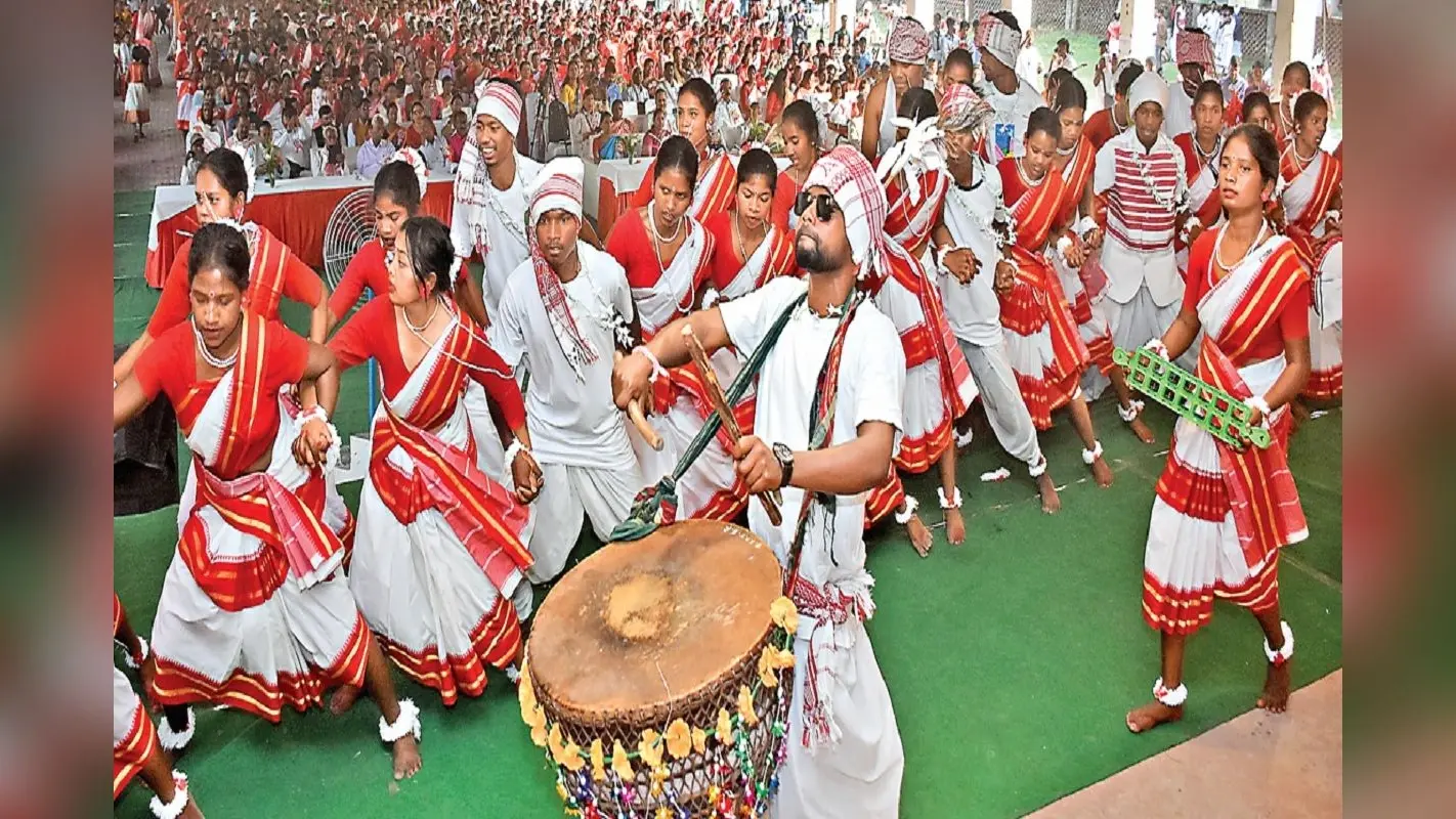Sarhul Wishes: मांदर की थाप और सखुआ की खुशबुओं के साथ… ऐसे भेजें सरहुल की बधाइयां