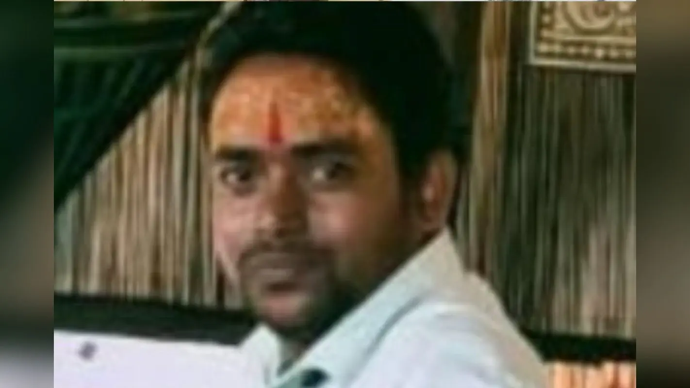 झारखंड के गुमला से 10 हजार घूस लेते अमीन श्रवण कुमार अरेस्ट, एसीबी की टीम ने रिश्वत लेते दबोचा