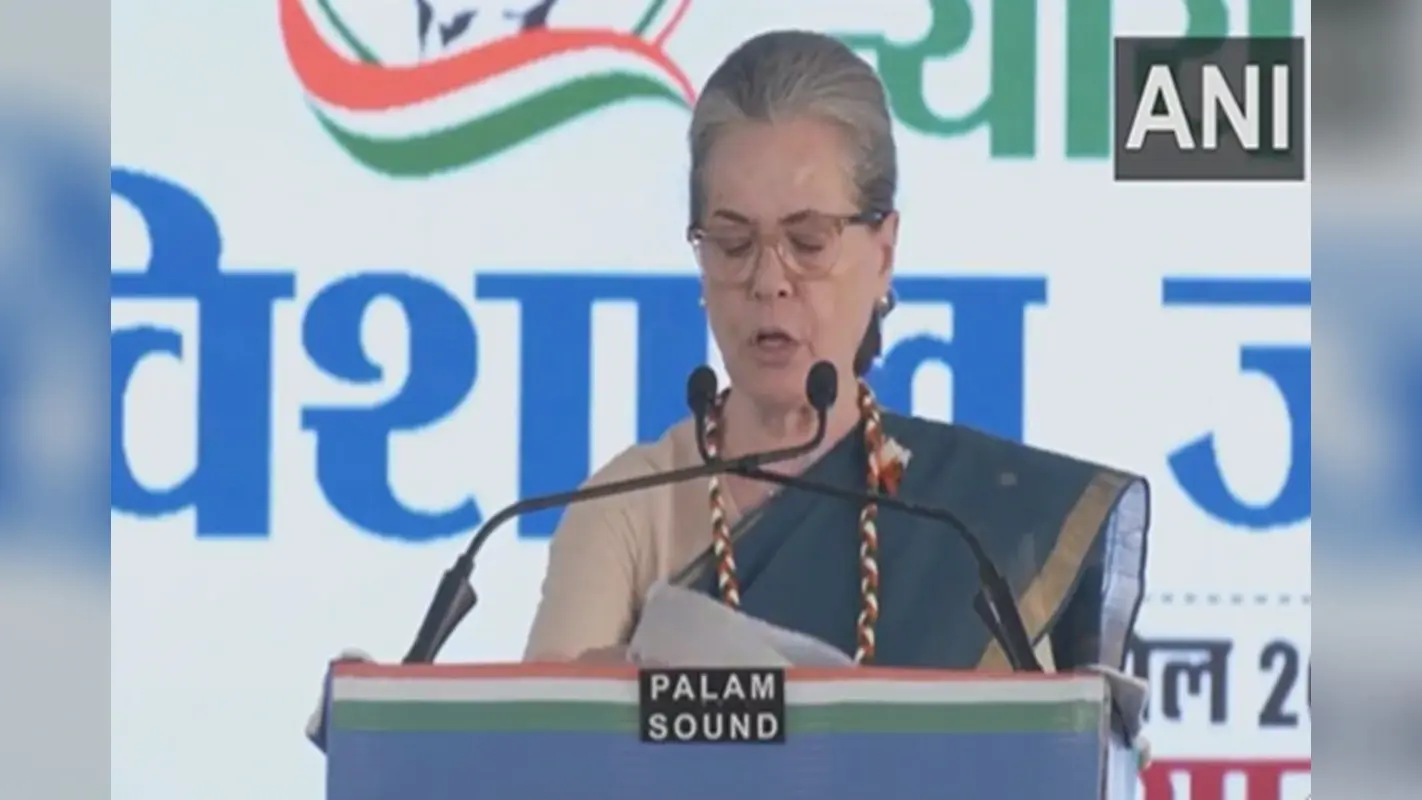 Congress rally in Jaipur : मोदी सरकार लोकतंत्र का चीरहरण कर रही, सोनिया गांधी ने पीएम मोदी पर किया बड़ा हमला