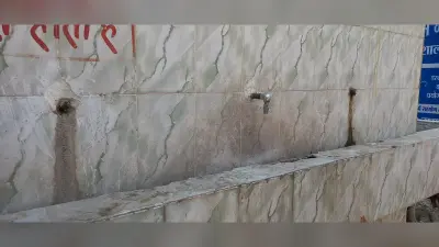 भीषण गर्मी में पीने के लिए पानी नहीं, किसी प्याऊ में कचरा, तो कहीं नल की टोटी गायब
