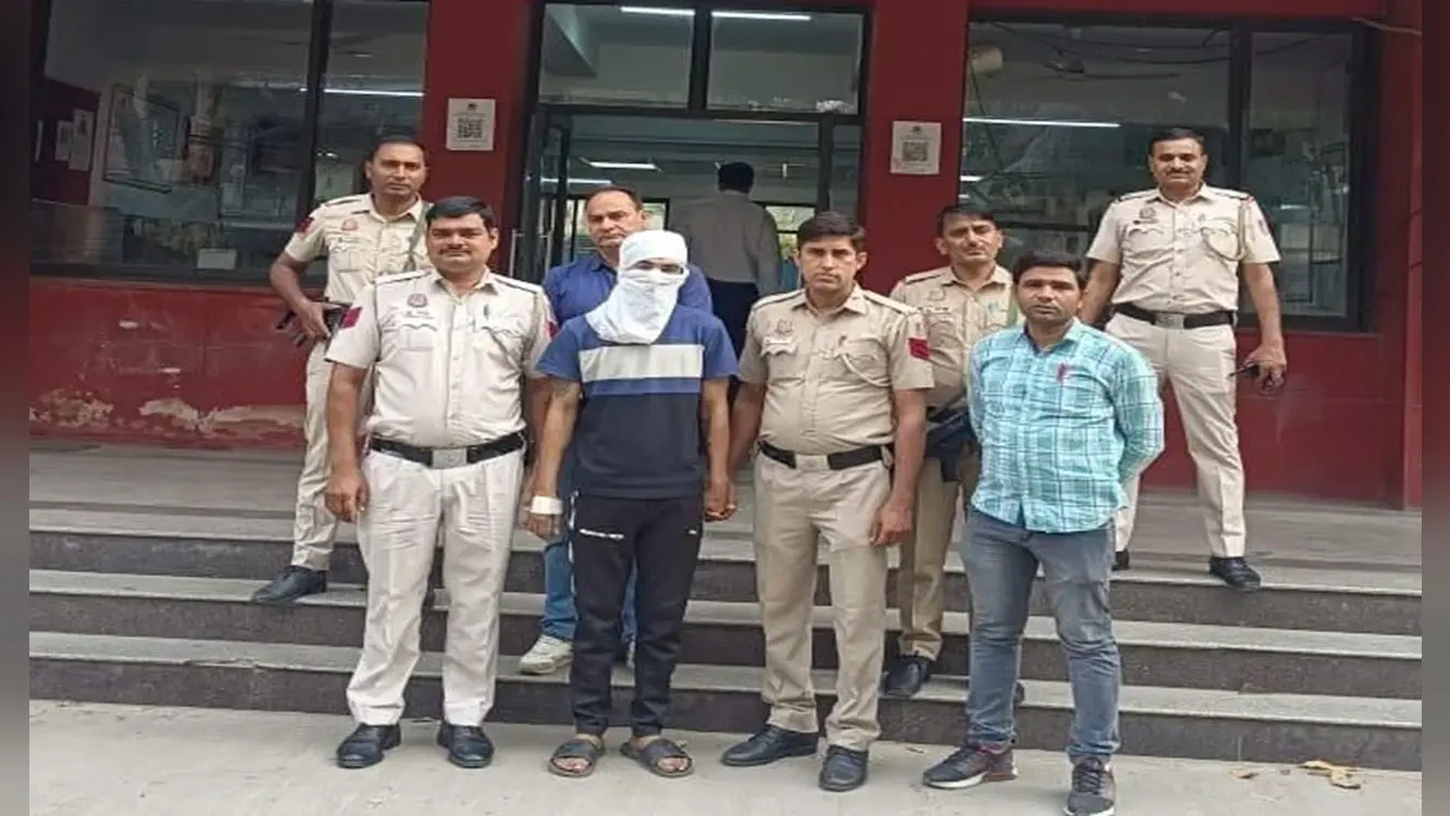 Delhi Murder Case: दिल्ली में दिल दहला देने वाली वारदात, लिव इन पार्टनर की हत्या कर शव को अलमारी में छिपाया