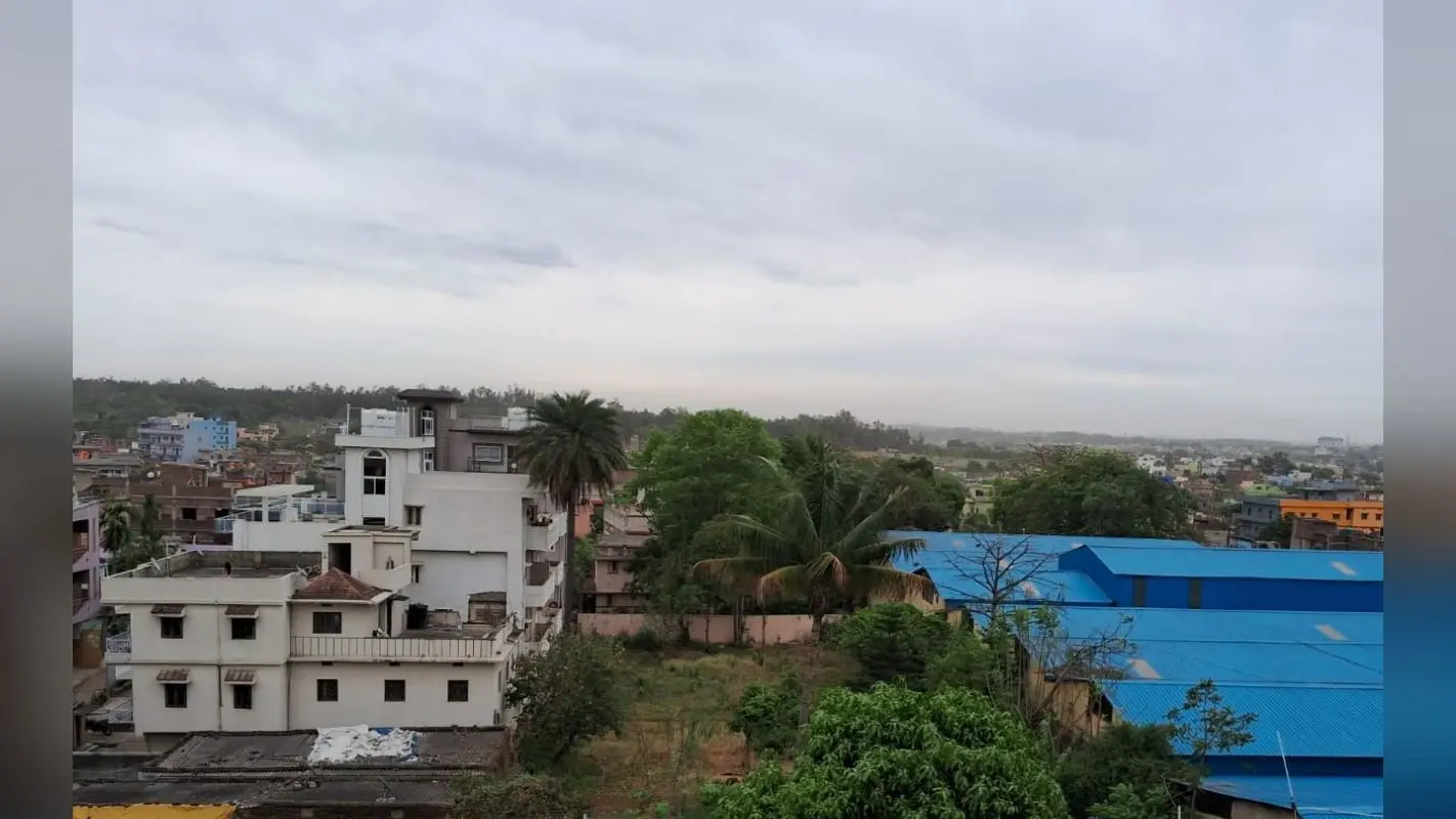 Weather Today: रांची में बदला मौसम का मिजाज, तेज हवाओं के साथ बूंदाबांदी ने प्रचंड गर्मी से दी राहत