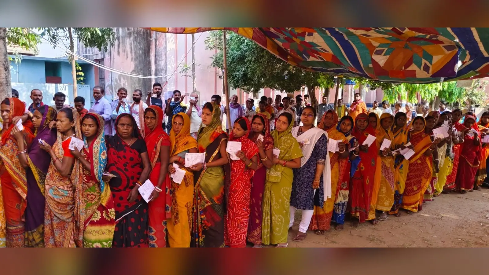 बिहार के दूसरे चरण में महिलाओं के वोट से तय होगी जीत-हार, हर सीट पर आधी आबादी ने पुरुष वोटरों को पछाड़ा