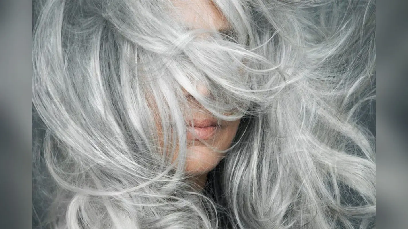 White Hair Home Remedies: सफेद बालों को इन घरेलू नुस्खों से करें काला