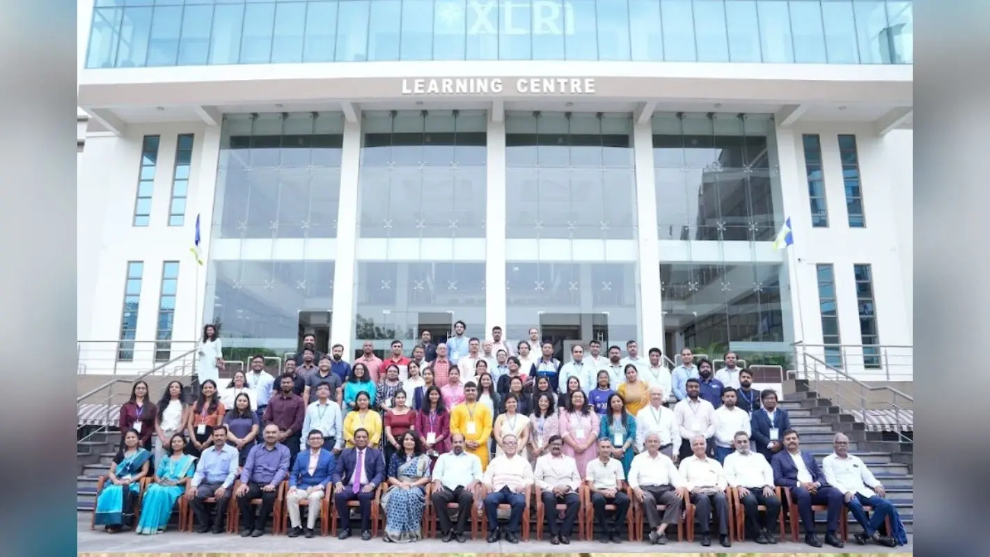 जमशेदपुर XLRI के डायरेक्टर फादर सबेस्टियन जॉर्ज एसजे बोले, फिफ्थ जेन टेक्नोलॉजी स्टार्टअप के लिए 480 मिलियन डॉलर का प्रावधान