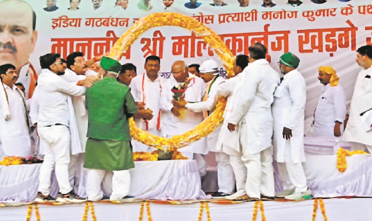 राहुल गांधी को शहजादा कहने वाले खुद बने बैठे हैं शहंशाह, मल्लिकार्जुन खरगे ने पीएम मोदी पर साधा निशाना