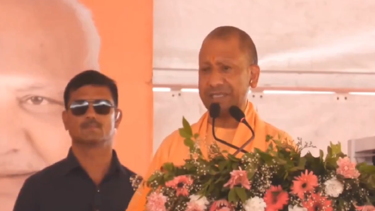 ‘बिहार को लालटेन युग में ले जाना चाहती है राजद’ सारण में विपक्ष पर बरसे सीएम योगी आदित्यनाथ