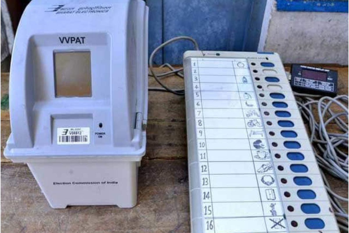 Lok Sabha Election 2024 : पुरुलिया में 5 ईवीएम पर बीजेपी का टैग, आयोग ने मांगी पूरी रिपोर्ट