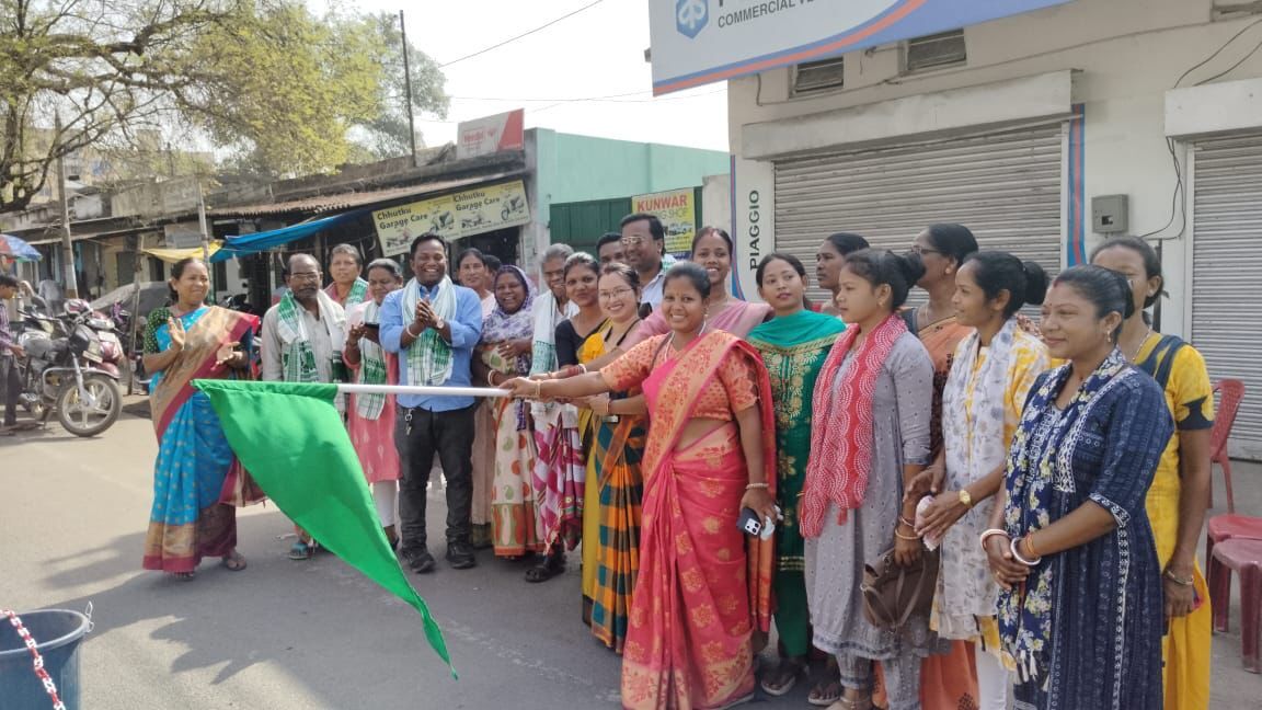 दक्षिण करनडीह पंचायत बनेगा स्वच्छ व सुंदर, महिलाएं रोजाना सड़कों पर लगायेंगी झाड़ू