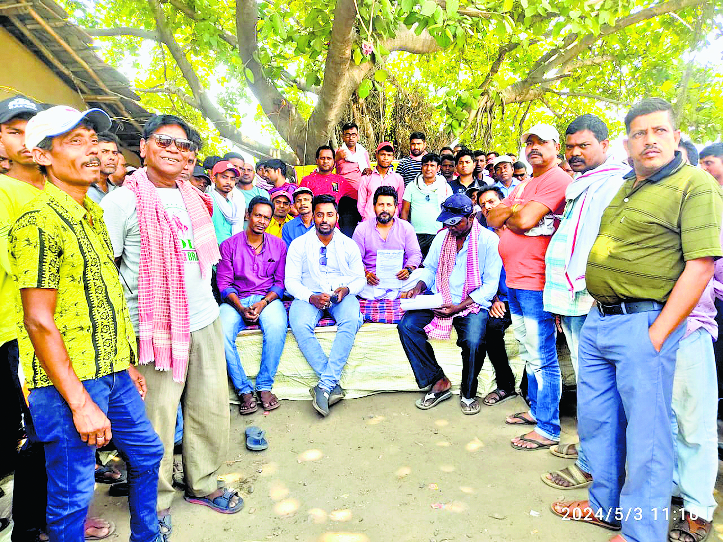 WB News : दुर्गापुर : सीमेंट फैक्टरी के बाहर कमेटी का अनशन जारी