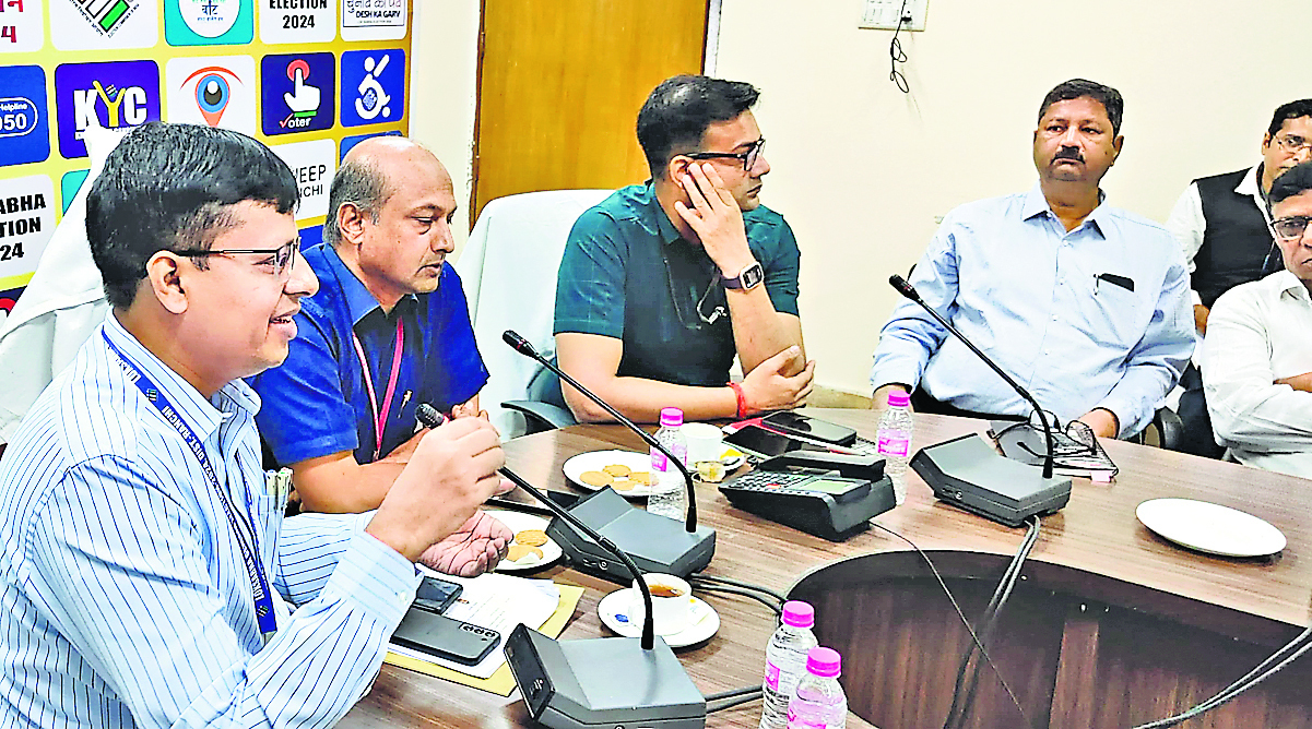सहायक व्यय प्रेक्षक दैनिक रिपोर्ट का पूरा ब्योरा सौंपेगे