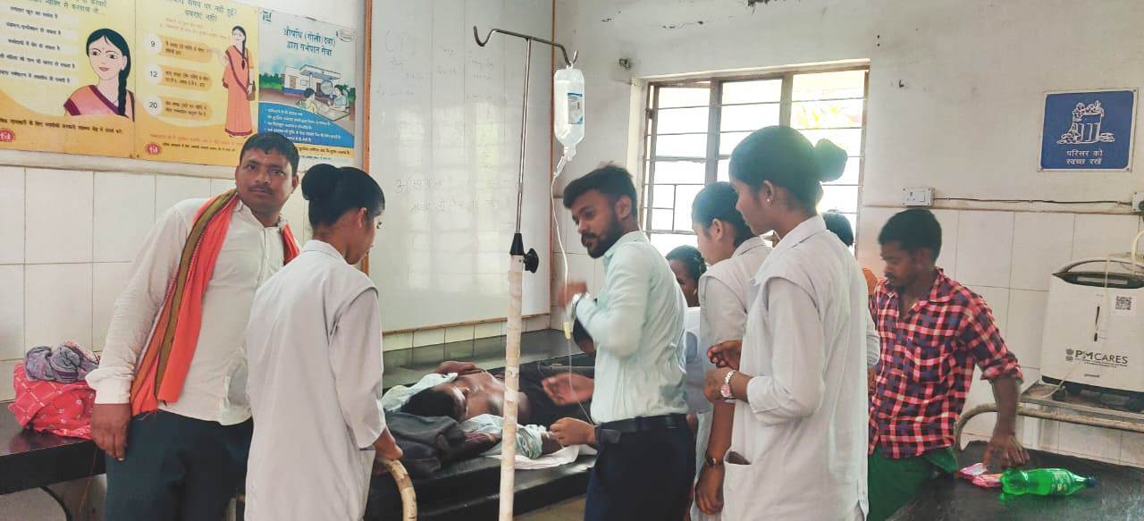 हादसा : ट्रैक्टर की चपेट में आकर युवक घायल, रेफर