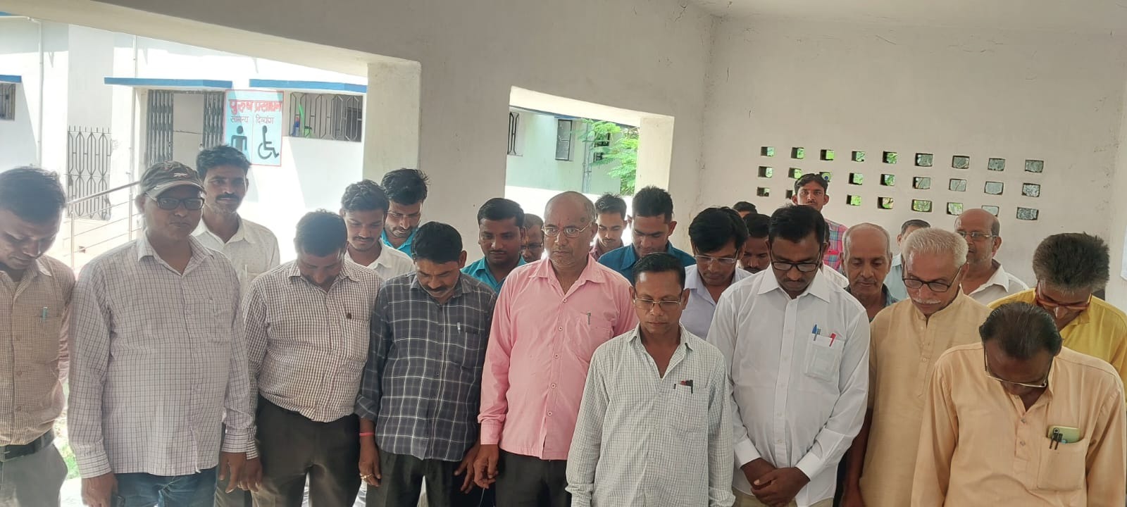 वरीय अधिवक्ता लिपिक के निधन पर जताया शोक