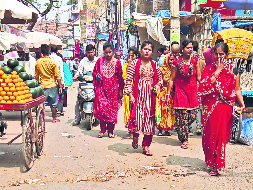 चढ़ने लगा पारा, हीट स्ट्रोक की चपेट में लोग