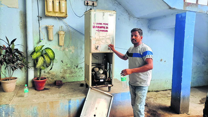 सदर अस्पताल में वाटर फिल्टर खराब