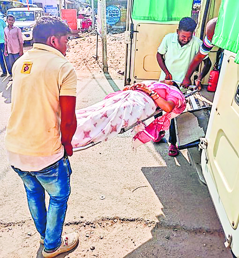 ओडिशा में चुनाव : पोलिंग व प्रिजाइडिंग अधिकारी को अस्पताल में कराना पड़ा भर्ती