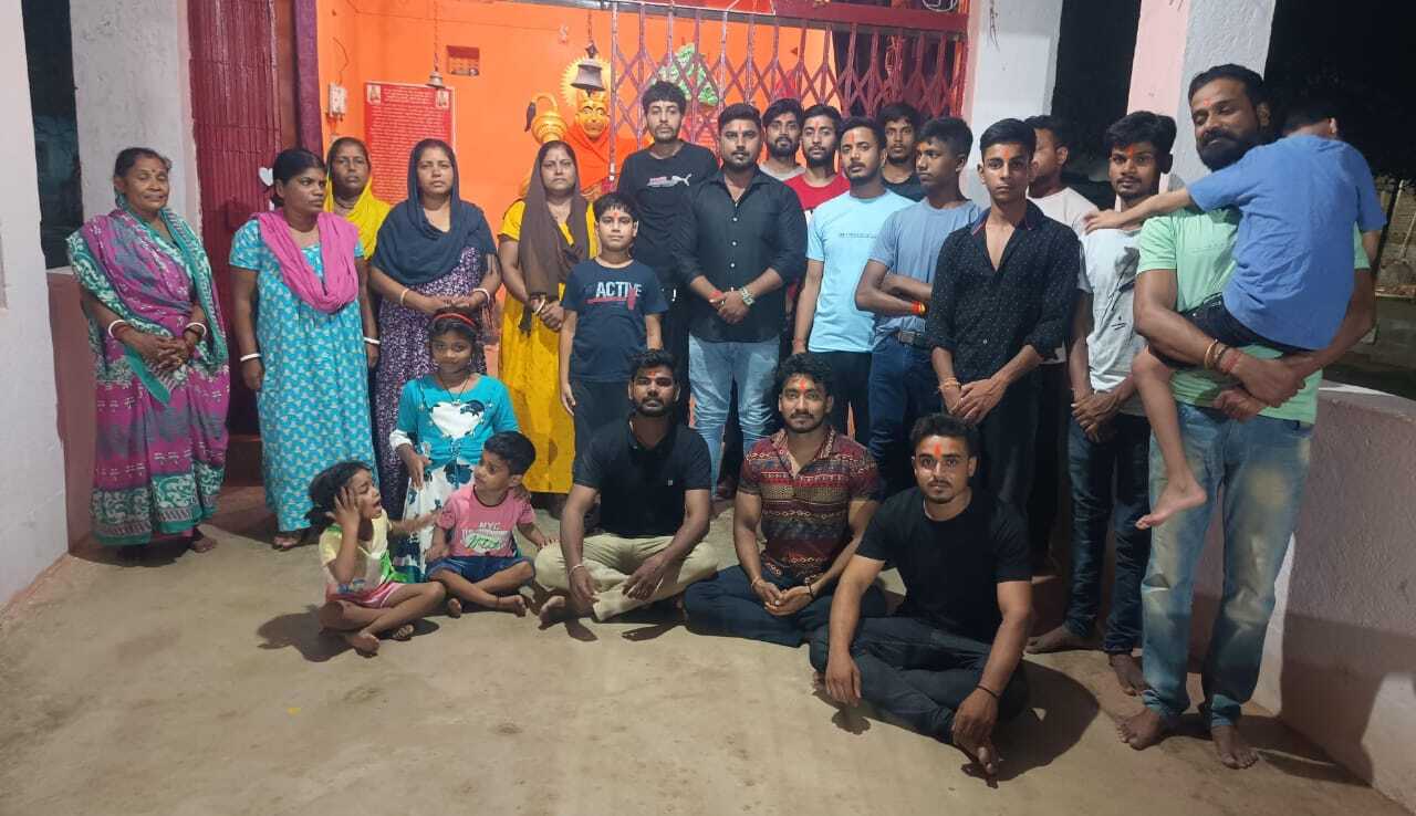 विहिप व बजरंग दल के कार्यकर्ताओं ने किया हनुमान चालीसा का किया पाठ