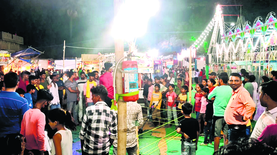 रजौली में लगा डिजनीलैंड मेला बच्चों को कर रहा आकर्षित