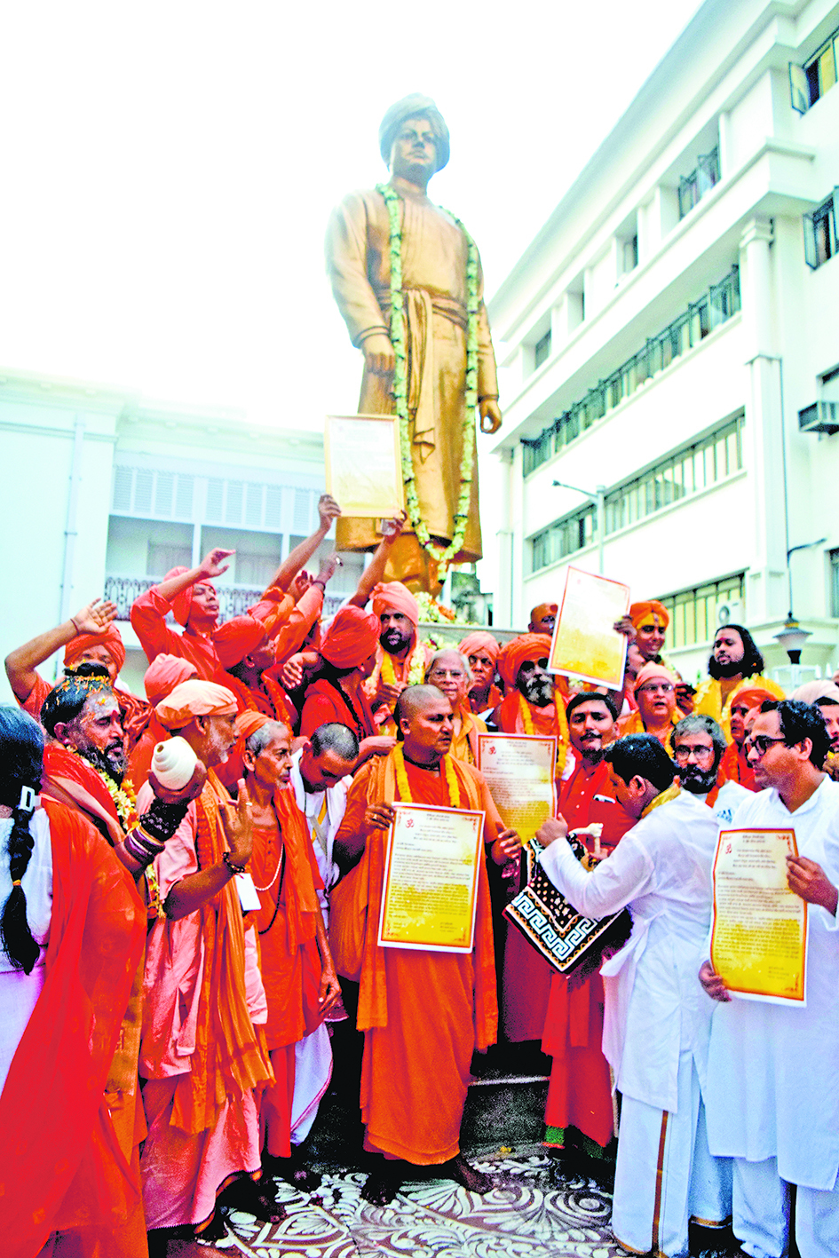 आज धर्म है संकट में : कार्तिक महाराज