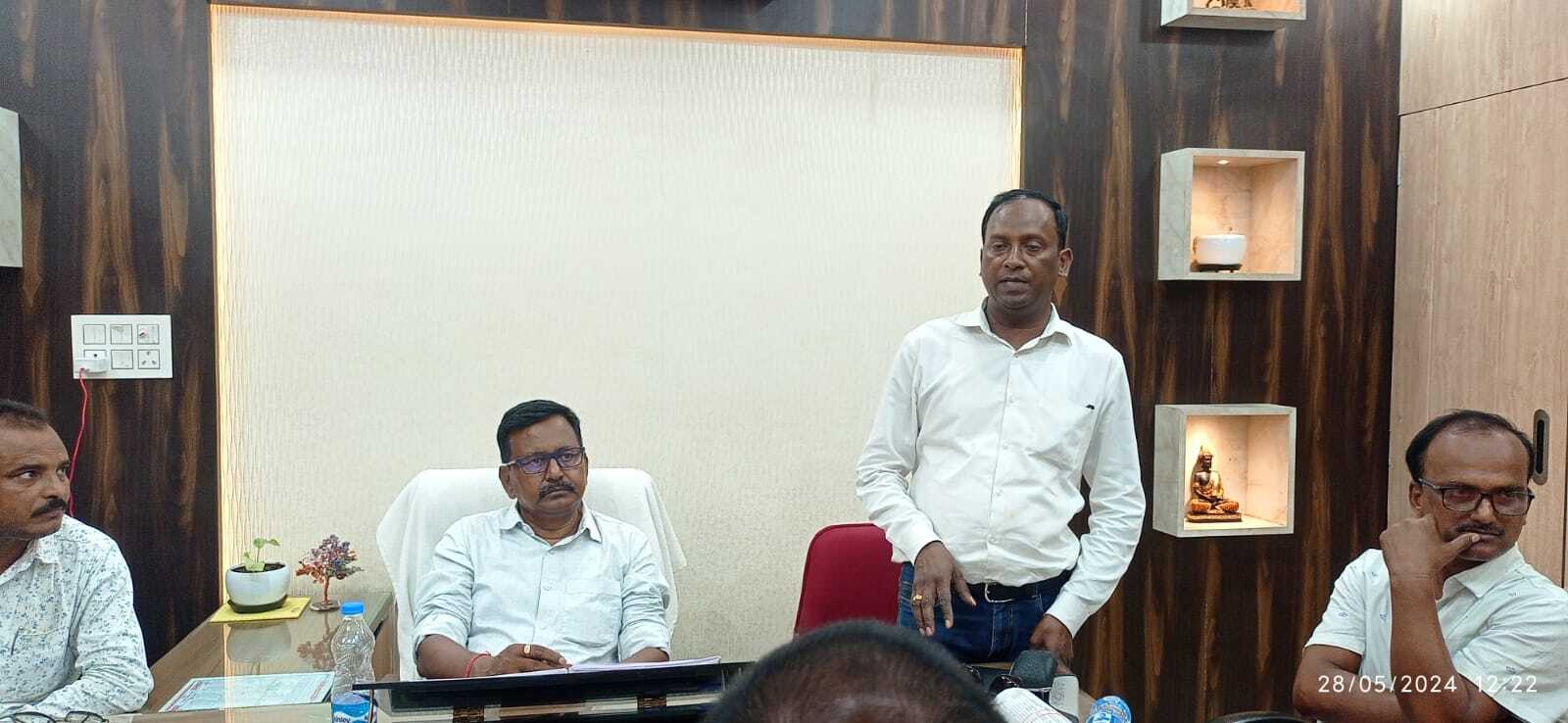 डाक विभाग की बैठक में संचालित कई योजनाओं की दी जानकारी
