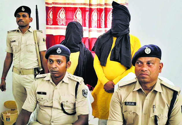 सोशल मीडिया पर उन्माद फैलाने के आरोप में दो गिरफ्तार