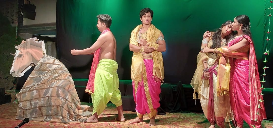 नीरज मेमोरियल स्कूल में नाटक ””विक्रमोर्वशीयम्”” का मंचन