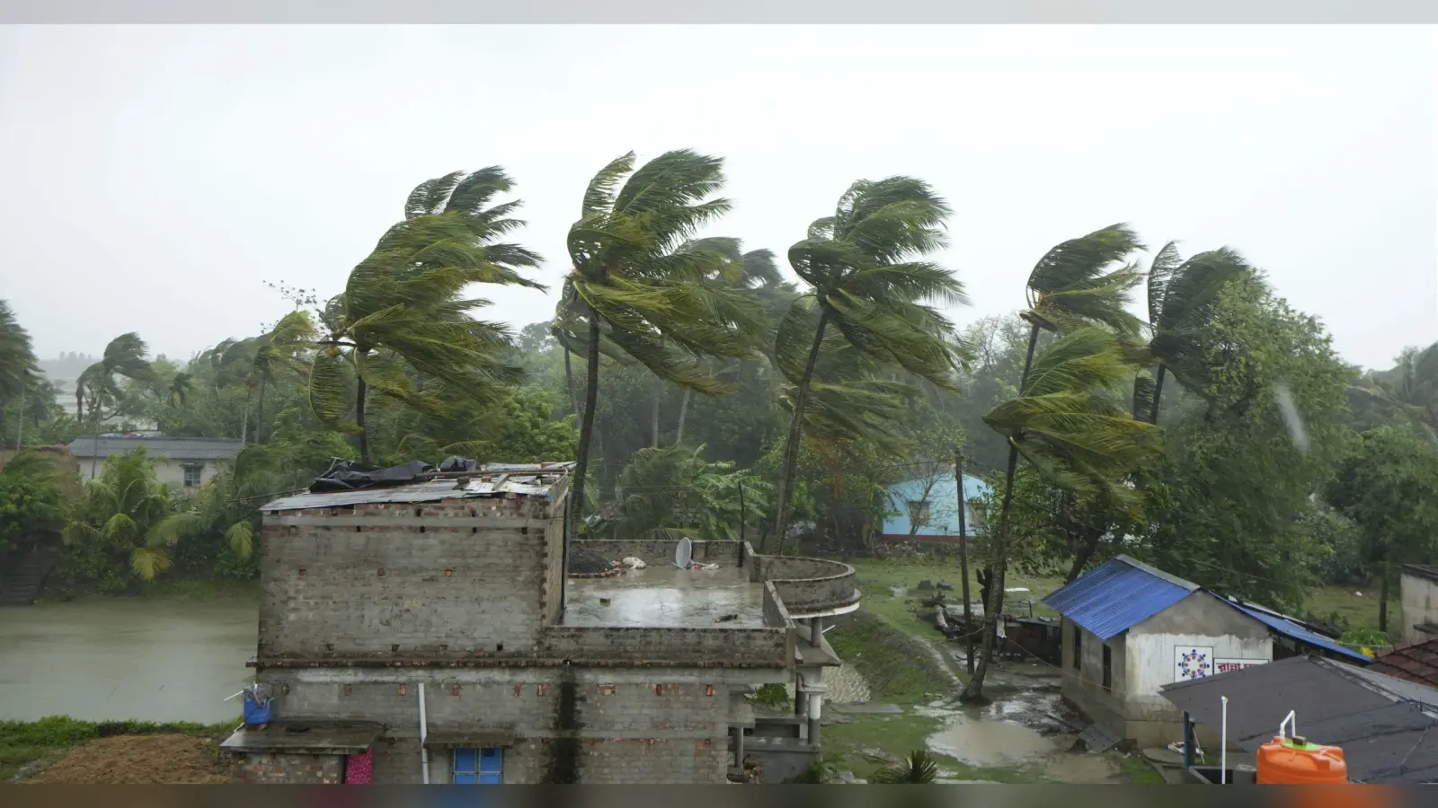 Bihar Weather: भागलपुर-कटिहार में मौसम बदला, इन जिलों में आंधी-तूफान और बारिश की चेतावनी…