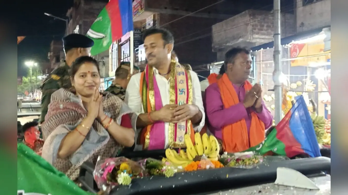 Lok Sabha Election 2024: कतरास में आजसू प्रत्याशी सीपी चौधरी के रोड शो में लगे जय श्रीराम के नारे