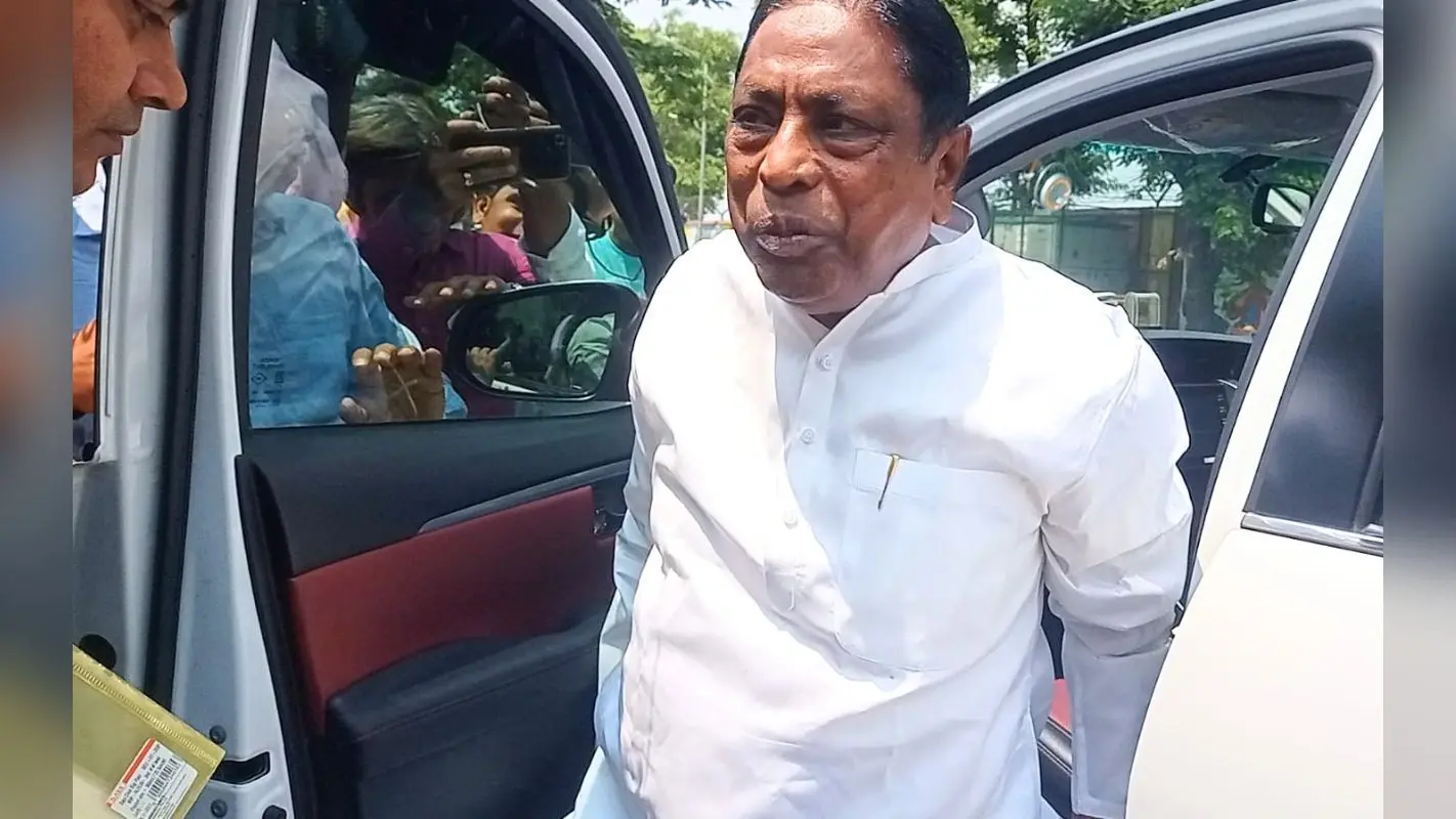 झारखंड के ग्रामीण विकास मंत्री आलमगीर आलम को ईडी ने किया गिरफ्तार