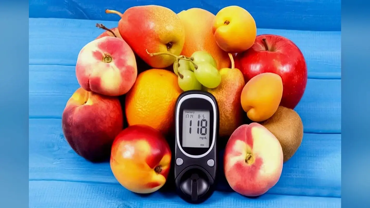 Best Fruits For Diabetic Patients: गर्मी में बढ़ जाता है डायबिटीज तो रोज सुबह उठते ही खाएं ये 6 चीज, तुरंत कंट्रोल होगा ब्लड शुगर