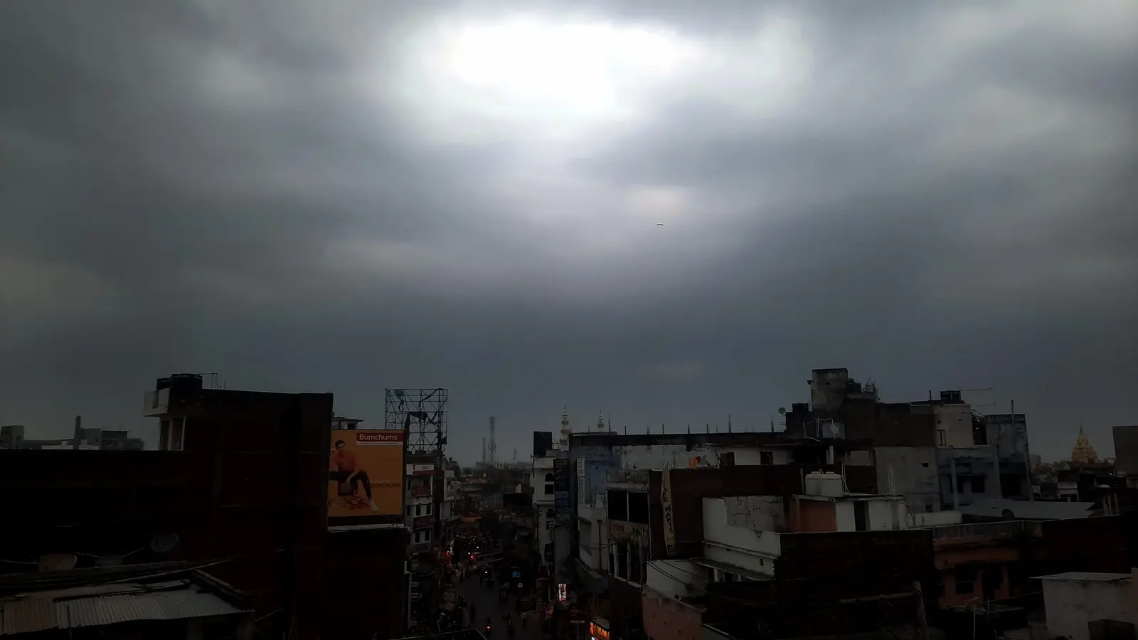 Bihar Weather: मई में हो रहा ठंड का एहसास, बिहार में तापमान सामान्य से साढ़े सात डिग्री नीचे