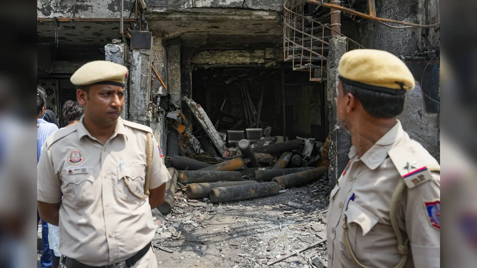 Delhi Baby Care Fire: दिल्ली बेबी केयर अग्निकांड पर LG का सख्त निर्देश, एसीबी जांच के दिए आदेश