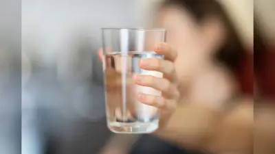 खूबसूरती बढ़ानी है तो ऐसे पीएं पानी, ये 9 फायदे रखेंगे चुस्त-तंदुरुस्त