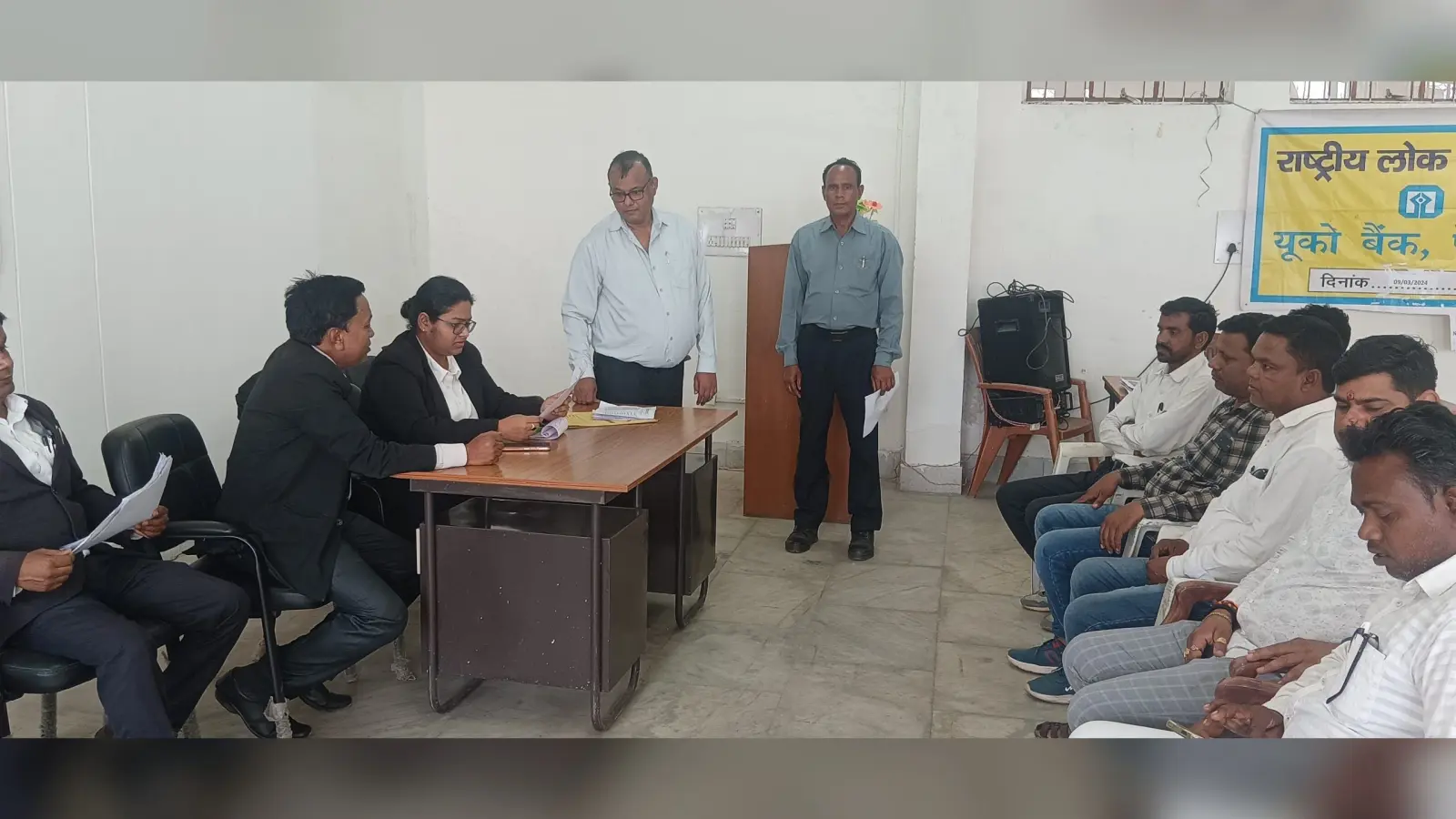 एसडीजेएम ने अधिवक्ताओं व पीएलवी के साथ की बैठक