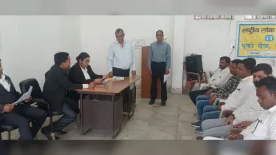 एसडीजेएम ने अधिवक्ताओं व पीएलवी के साथ की बैठक