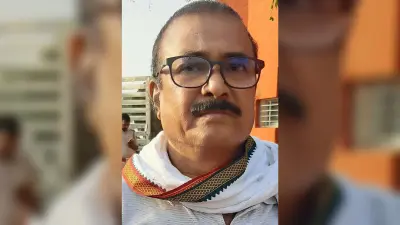 टहलने पर शुल्क तय किये जाने के खिलाफ सड़क उतरे लोग, किया प्रदर्शन